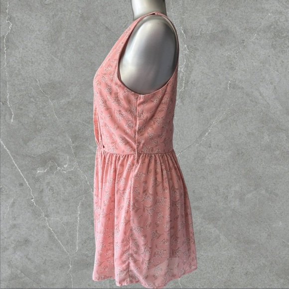 ✅She + Sky Rose Pink Floral Chiffon Wrap Romper - Picture 7 of 15